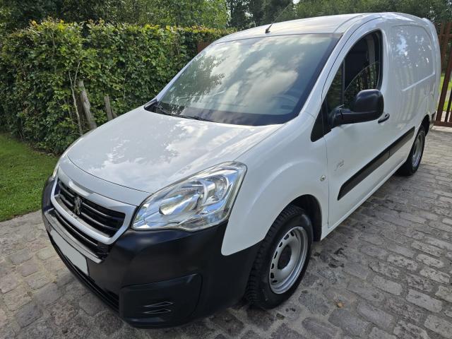 Peugeot Partner 1.6 HDI L2 lichte vracht - 3 zitplaatsen (Euro 5)